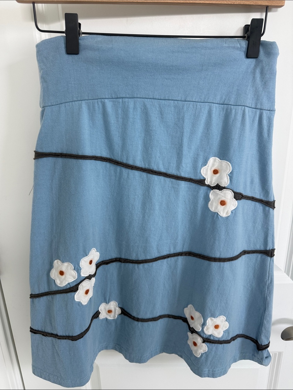 Elevation Trade Light Blue Floral A-Line Skirt with Applique Detail - S
